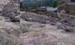 اپردیر: سیلاب کے باعث تباہی، 3 رابطہ پل ٹوٹ گئے، بچہ پانی میں بہہ گیا