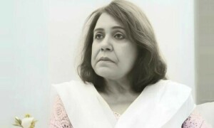 عائشہ خان کی المناک کہانی: اداکارہ کئی سالوں سے تنہائی کا شکار تھیں