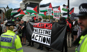 برطانیہ میں فلسطین کے حق میں مظاہرے پر ایئربیس سے چار افراد گرفتار
