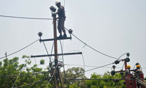 بجلی کے قومی اوسط ٹیرف میں فی یونٹ 1.14 روپے کمی تاجروں کو مطمئن کرنے میں ناکام