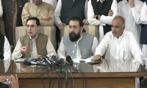 وفاق کی فاٹا کیلئے بنائی گئی کمیٹی مسترد کرتے ہیں، پاکستان تحریک انصاف