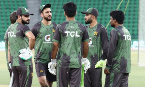 قومی کرکٹرز دورہ بنگلہ دیش اور ویسٹ انڈیز کے تربیتی کیمپ کیلئے کراچی پہنچنا شروع