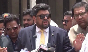 گورنر سندھ کا سانحہ لیاری کے متاثرین کو 80، 80 گز کے پلاٹ دینے کا اعلان