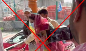 فیکٹ چیک: خاتون اسسٹنٹ کمشنر کی غیر قانونی اسٹال لگانے پر ایک شخص کو تھپڑ مارنے کی ویڈیو جعلی ہے