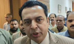 طلال چوہدری کا سنسنی پھیلانے والے یوٹیوبرز کیخلاف کرمنل کارروائی کا اعلان