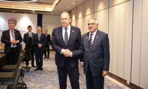 وزیرخارجہ اسحٰق ڈار کی روسی ہم منصب سے ملاقات، اہم امور پر تبادلہ خیال