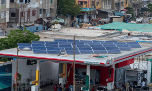 وزیرتوانائی سولر نیٹ میٹرنگ کا منافع محدود کرنے کیلئے پھر سرگرم