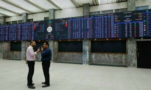 پاکستان اسٹاک مارکیٹ میں ایک لاکھ 36 ہزار پوائنٹس کی نئی تاریخی حد بھی عبور