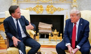 Trump announces weapons for Ukraine, warns Russia during talks with Nato chief