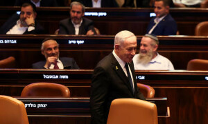 Netanyahu left with razor-thin majority  in parliament