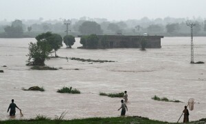 Medium-level flood on Indus River at Punjab’s Kalabagh due to monsoon rains