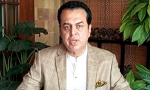 خیبر پختونخوا اسمبلی کے اسپیکر نے سازش کے تحت اراکین کو حلف برداری سے روکا، طلال چوہدری