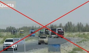 فیکٹ چیک: وائرل ویڈیو میں ڈیوٹی سے انکاری اہلکاروں کو کورٹ مارشل کیلئے بلوچستان سے پنجاب لے جانے کا دعویٰ غلط ہے