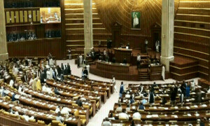 پنجاب اسمبلی میں اپوزیشن کے معطل 26 ارکان بحال، ایوان میں واپس آگئے