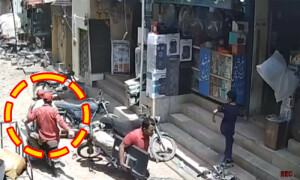 کراچی: کورنگی میں ڈکیتی مزاحمت پر سُنار جاں بحق، دکانداروں کا واقعے کیخلاف احتجاج