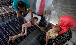 Gaza ministry calls for protection of WHO trucks expected to enter with medical supplies