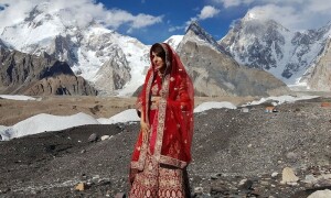 A wedding shoot sparked Naila Kiani&rsquo;s love for the mountains &mdash; 7 years on, she&rsquo;s making history