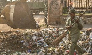 ایمنسٹی انٹرنیشنل کی رپورٹ میں پاکستان میں صفائی کے عملے کی ہولناک حالتِ زار بے نقاب
