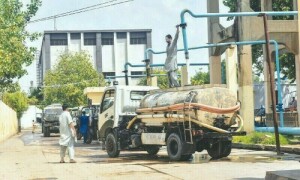 کراچی واٹر کارپویشن میں اندھیر نگری، ایک ہی افسر کو بیک وقت 3 عہدوں سے نواز دیا گیا