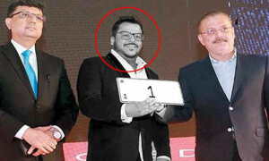 پاکستان کی مہنگی ترین 10 کروڑ کی نمبر پلیٹ خریدنے والے صنعت کار بیماری سے انتقال کر گئے