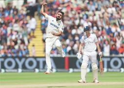 Deep strikes as India hammer England to level series