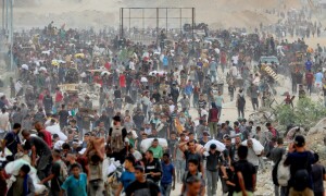PHOTOS: Gazans gather aid from US-backed GHF point under armed personnel&rsquo;s watch