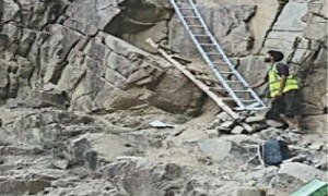 گلگت بلتستان: غذر میں خوراک کی شدید قلت، سیلاب سے تباہ شدہ سڑک کی مرمت تاحال نہ ہوسکی