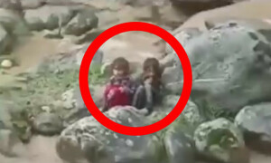 گلگت: دیامر میں سیلاب کے دوران پتھروں میں پناہ لے کر محفوظ رہنے والی 2 بچیوں کی ویڈیو وائرل