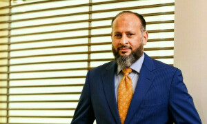 سی ای او کے الیکٹرک مونس علوی کو عہدے سے ہٹانے کے حکم امتناع میں 12 ستمبر تک توسیع