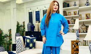 امبر خان کا نئے شادی شدہ جوڑوں کو دو سال تک بچے پیدا نہ کرنے کا مشورہ