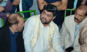 خونی ڈمپرز کراچی میں دہشت گردی پھیلا رہے ہیں، تدارک کیلئےصوبائی حکومت قانون سازی کرے، گورنر سندھ