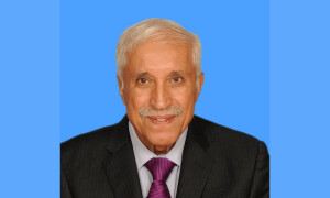 چنیوٹ : جشن آزادی پر وفاقی وزیر سرمایہ کاری بورڈ کا موٹرسائیکل سواروں کو مفت پیٹرول کا تحفہ