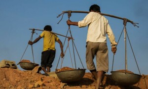 امریکا: بچوں سمیت درجنوں افراد سے جبری مشقت کرانے کے الزام میں بھارتی خاندان گرفتار