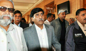 کراچی: لانڈھی میں ٹرک جلانے کے مقدمے میں گواہوں کا آفاق احمد کو شناخت کرنے سے انکار