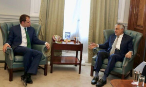 اسحٰق ڈار کی برطانیہ کے پارلیمانی انڈر سیکریٹری برائے پاکستان و افغانستان سے ملاقات، دو طرفہ امور پر تبادلہ خیال