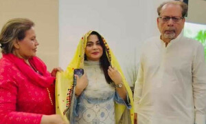 صنم ماروی اور احمد شاہ کے درمیان شکوے ختم، صلح ہوگئی