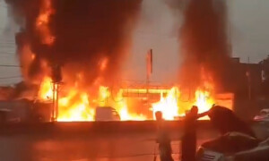 کراچی: ملیر میں پیٹرول پمپ پر آگ لگنے سے ایک شخص جاں بحق، 2 جھلس کر زخمی