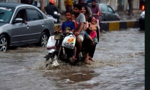 اربن فلڈنگ کے دوران خود کو کیسے محفوظ رکھا جائے؟