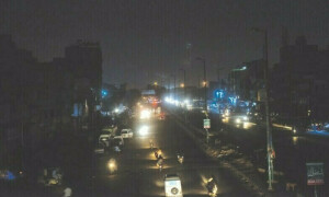 کے الیکٹرک کے جھوٹے دعوے، کراچی میں بیشتر علاقے 36 گھنٹے گزرجانے کے بعد بھی بجلی سے محروم