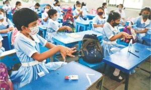 بارشوں کے پیش نظر کراچی میں آج نجی و سرکاری اسکول بند