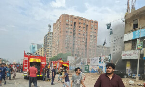 کراچی: پٹاخوں کے گودام میں آگ لگنے سے اموات 6 ہوگئیں، پریڈی تھانے میں مقدمہ درج