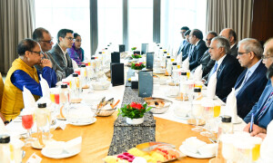 Dar engages Bangladesh’s commerce adviser, other officials during historic visit