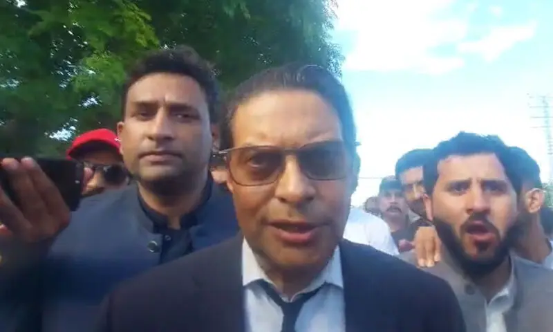عمران خان کی ہدایات کی روشنی میں سیاسی کمیٹی آج الیکشن کا فیصلہ کرے گی، سلمان اکرم