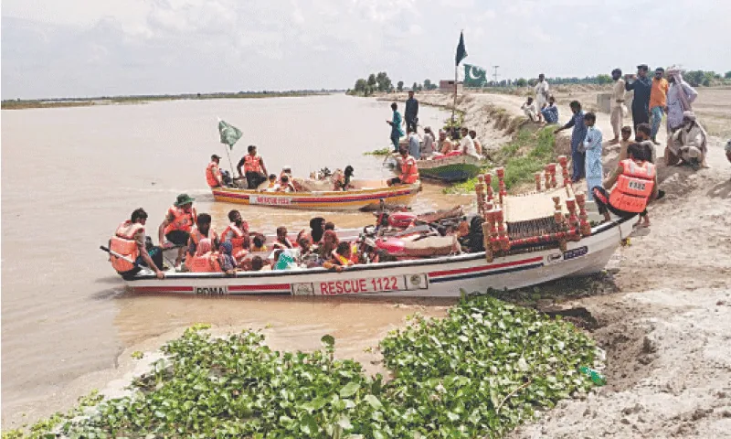 راوی، ستلج اور چناب میں غیرمعمولی سیلابی صورتحال، وسیع علاقہ زیرآب، فوج اور انتظامیہ کی ریسکیو سرگرمیاں