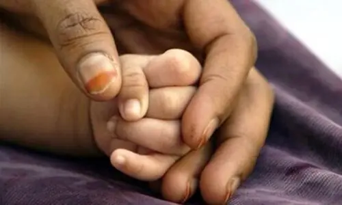 Mentally challenged woman strangles toddler daughter in Larkana