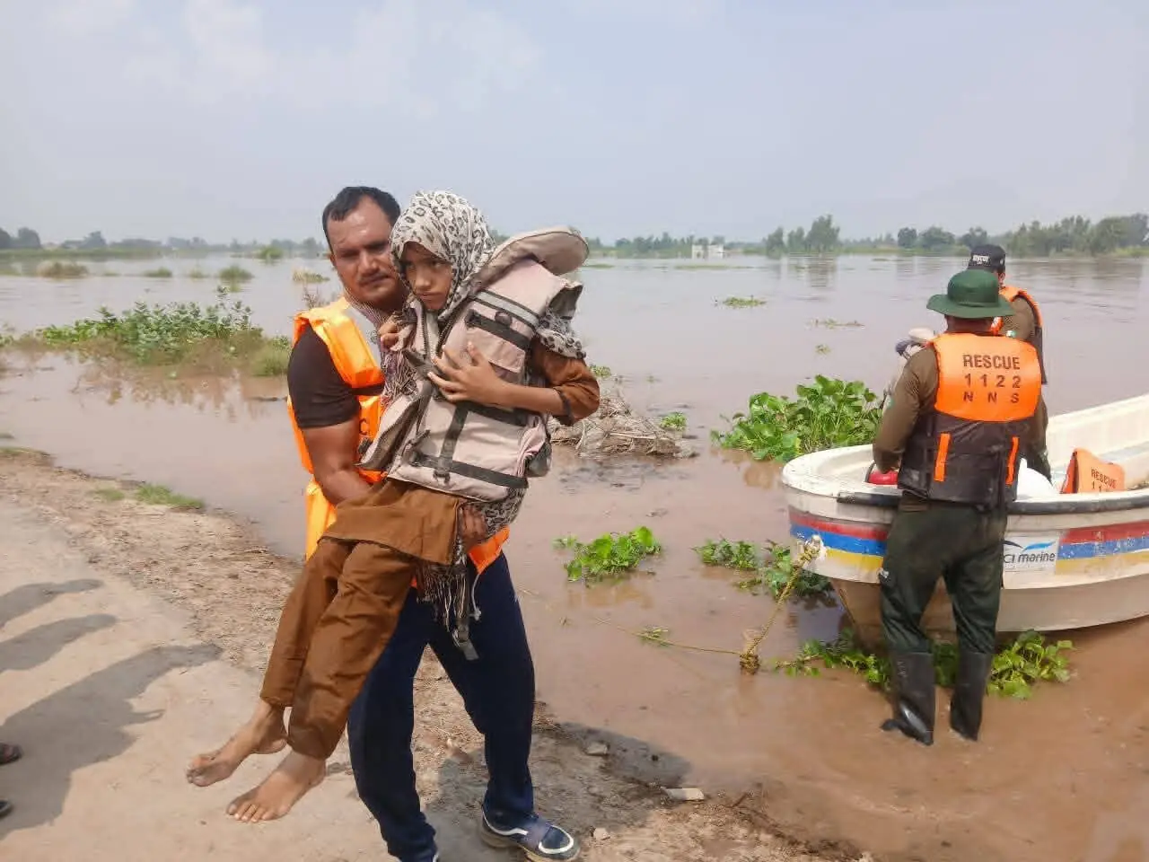 PHOTOS: Evacuations underway near Ravi in Nankana Sahib