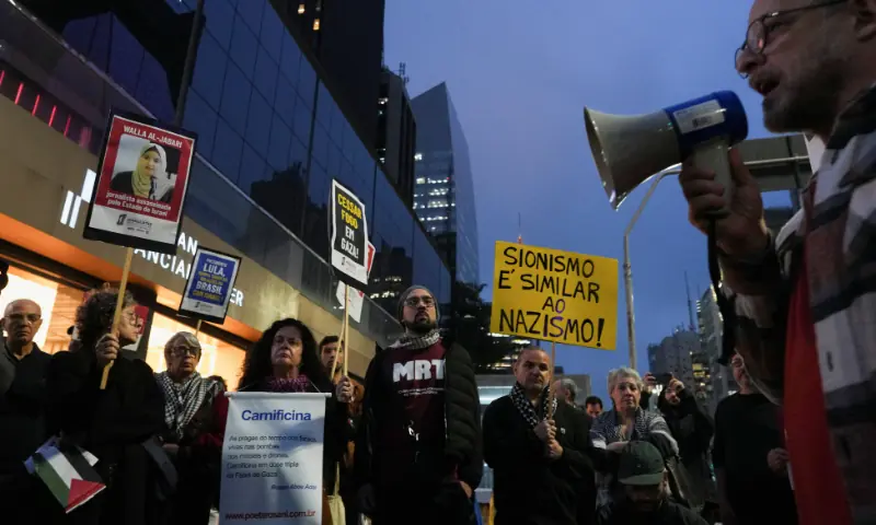 PHOTOS: People protest in Brazil&rsquo;s Sao Paulo against the deaths of journalists due to Israeli military actions