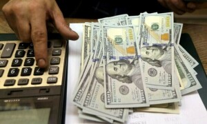 ڈالر کی کمی روپے کے مصنوعی استحکام کیلئے چیلنج بن گئی