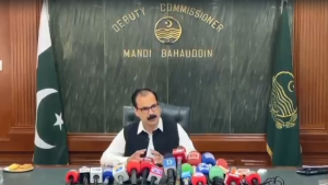 Mandi Bahauddin DC notes first time in district&rsquo;s history that protective dyke breached