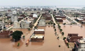 پارک ویو سٹی یا بحریہ ٹاؤن: ’غیرقانونی تعمیرات کا خمیازہ متوسط طبقہ ہی اٹھاتا ہے‘